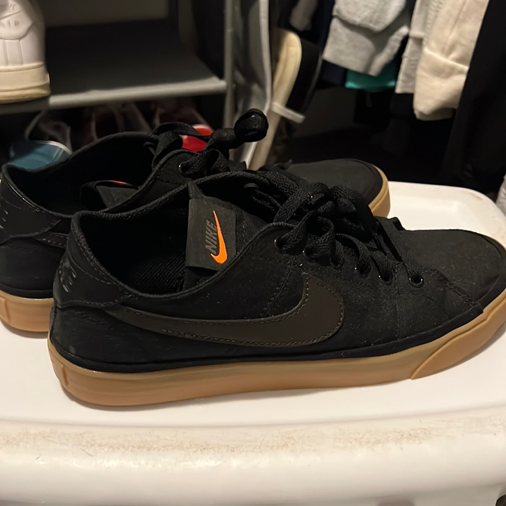 Nike Court Legacy Low